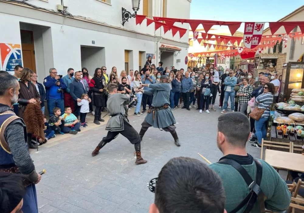 Actores y especialistas de combate para irrumpir la boda